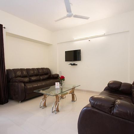 Отель Oyo 9052 Leisurely Abode Khadki Экстерьер фото