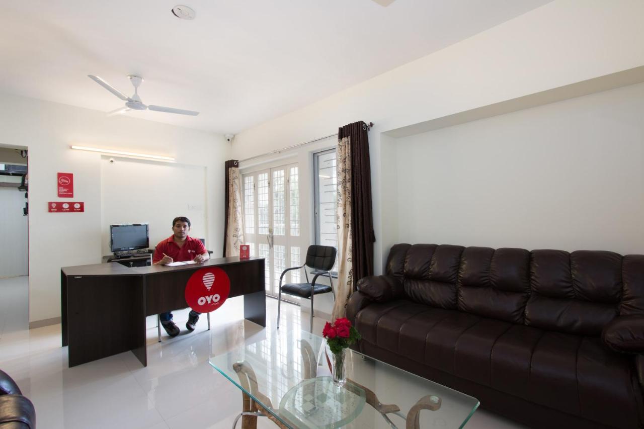 Отель Oyo 9052 Leisurely Abode Khadki Экстерьер фото