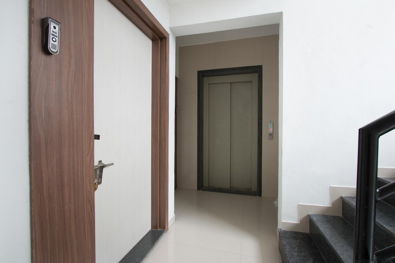 Отель Oyo 9052 Leisurely Abode Khadki Экстерьер фото